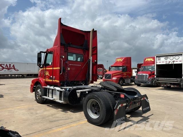 Volvo VNM Τράκτορες