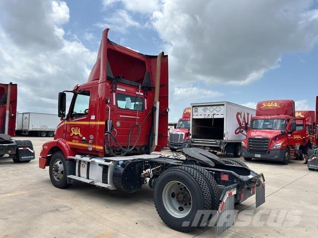 Volvo VNM Τράκτορες