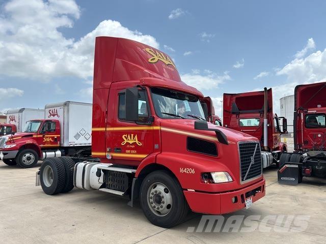 Volvo VNM Τράκτορες