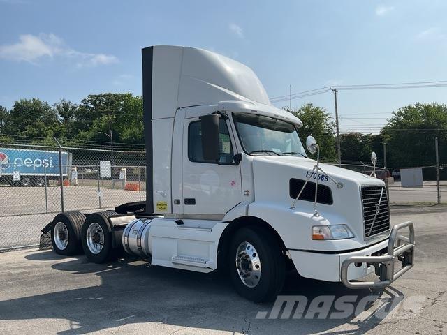 Volvo VNM Τράκτορες