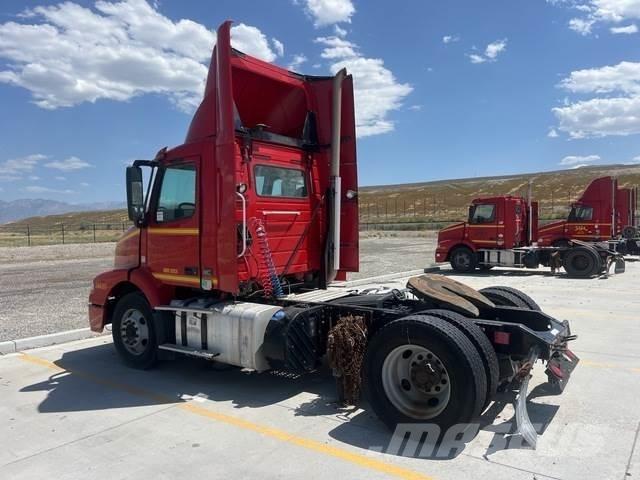 Volvo VNM Τράκτορες