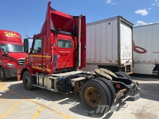 Volvo VNM Τράκτορες