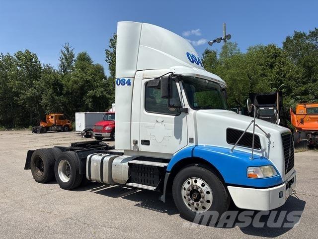 Volvo VNM Τράκτορες