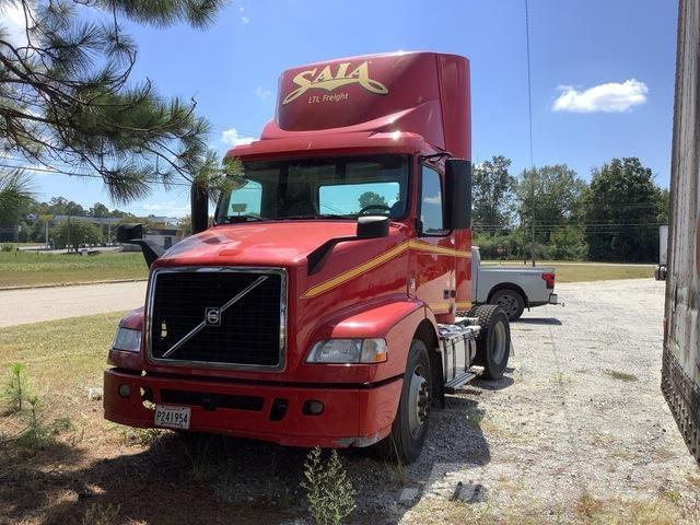 Volvo VNM Τράκτορες