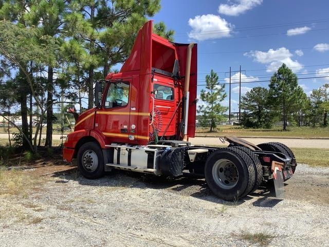 Volvo VNM Τράκτορες