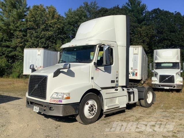 Volvo VNM Τράκτορες
