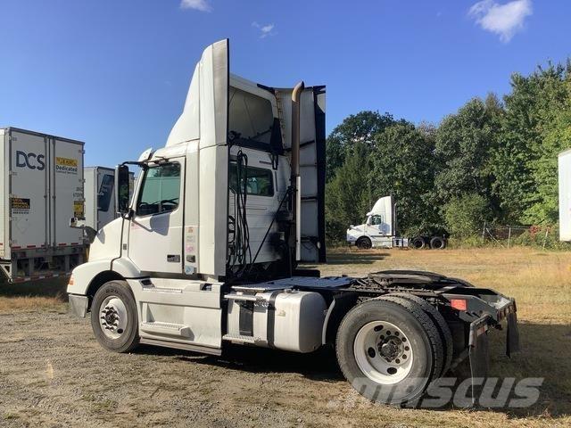 Volvo VNM Τράκτορες