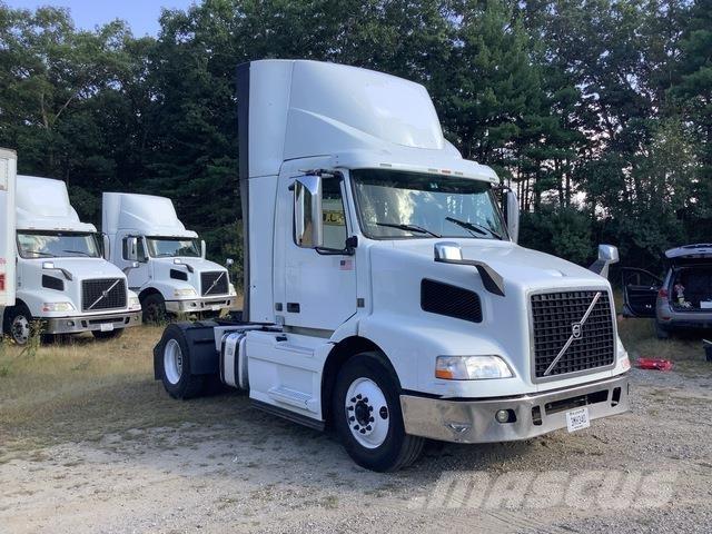 Volvo VNM Τράκτορες