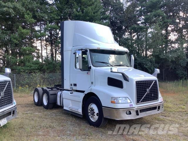 Volvo VNM Τράκτορες