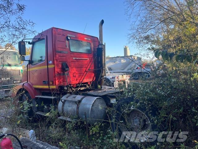 Volvo VNM200 Τράκτορες