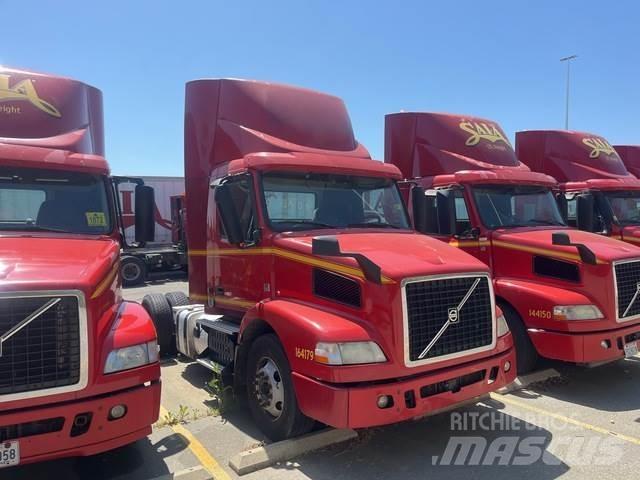 Volvo VNM42T Τράκτορες