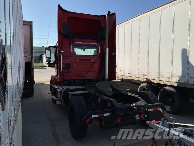 Volvo VNM42T Τράκτορες