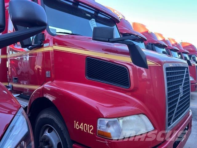 Volvo VNM42T Τράκτορες