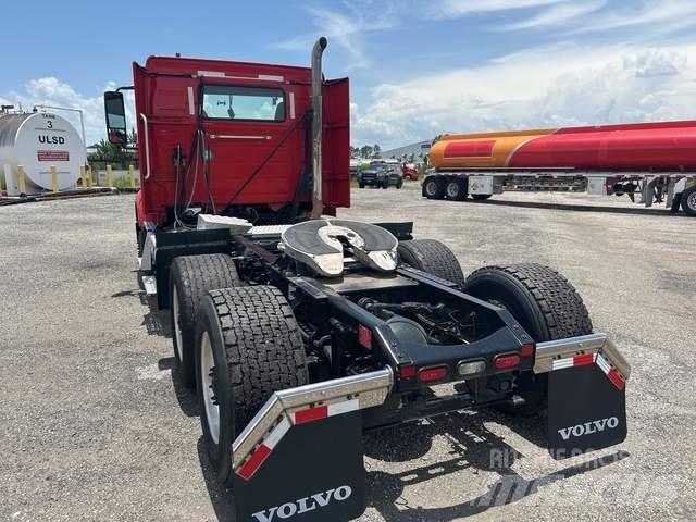 Volvo VNR Τράκτορες