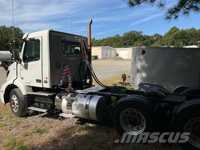 Volvo VNR Τράκτορες