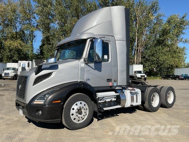 Volvo VNR 300 Τράκτορες