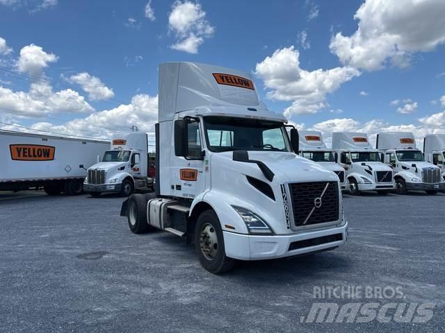 Volvo VNR300 Τράκτορες