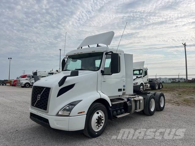 Volvo VNR64300 Τράκτορες