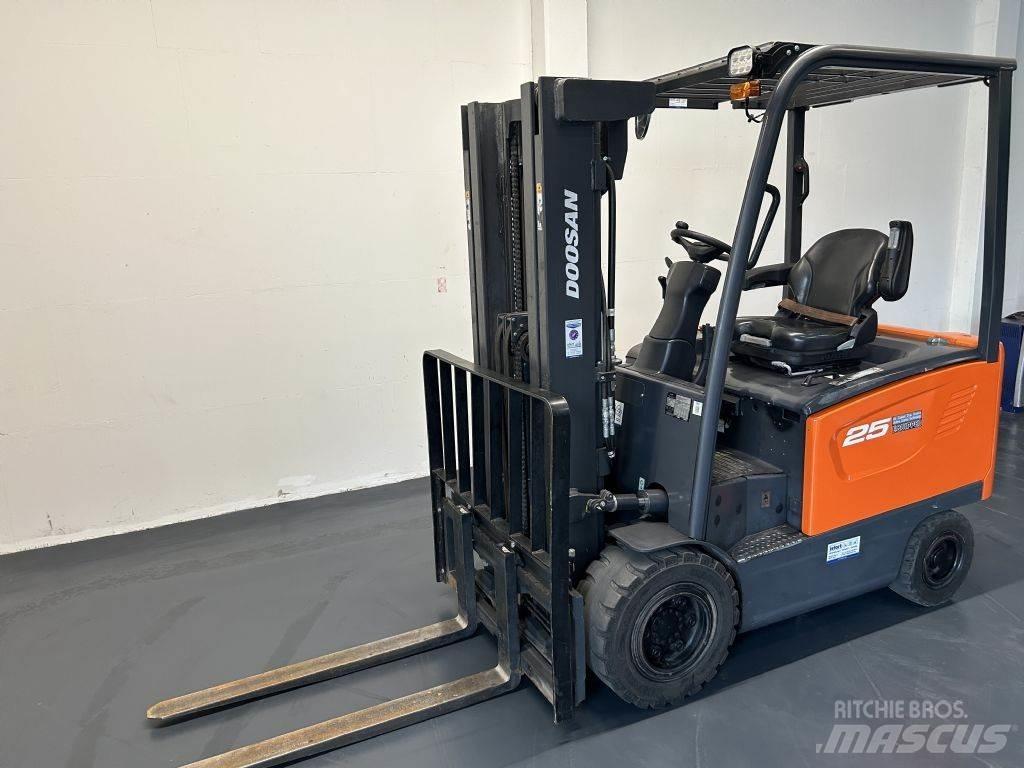 Doosan B25S-7 Ηλεκτρικά περονοφόρα ανυψωτικά κλαρκ