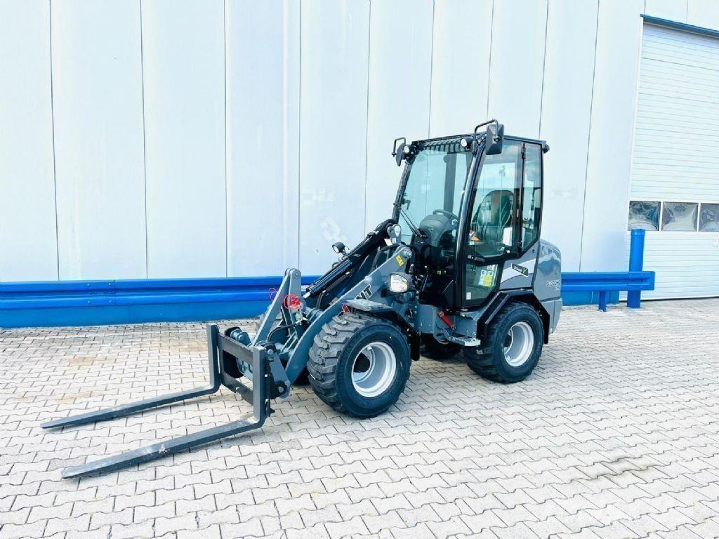 GiANT G2500 X-TRA HD Φορτωτές με λάστιχα (Τροχοφόροι)