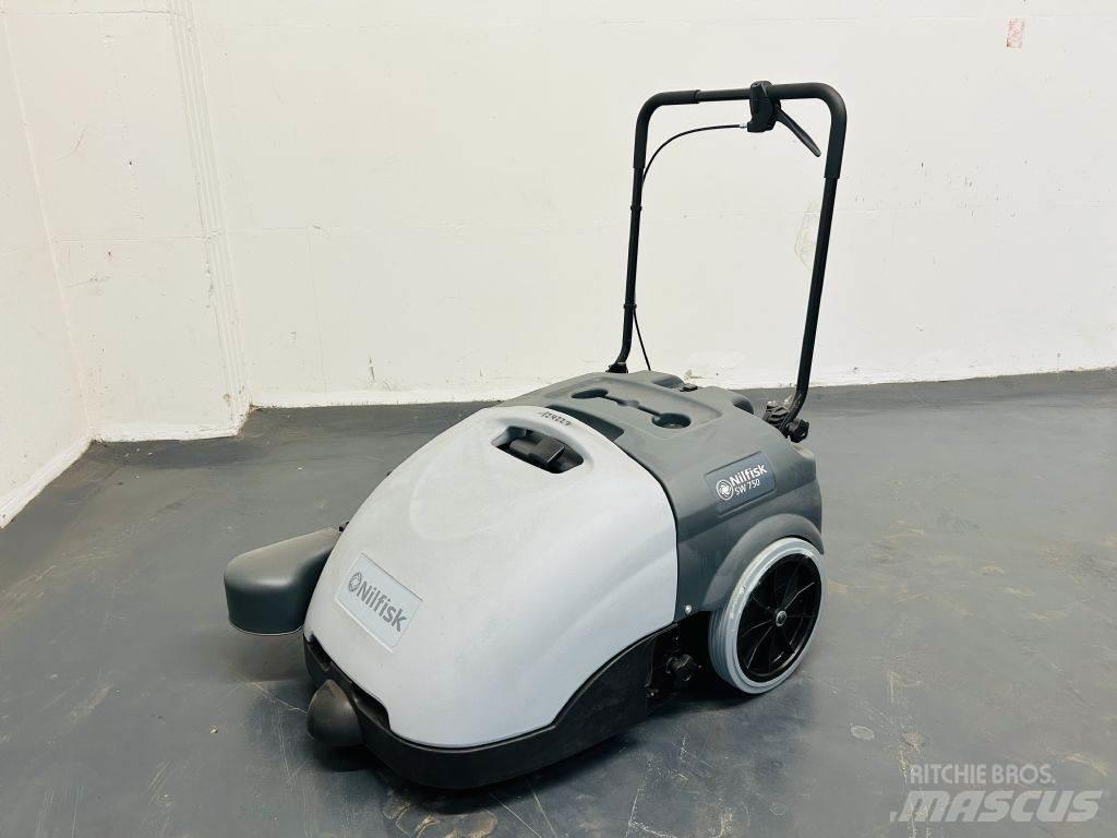 Nilfisk SW750 Σκούπες