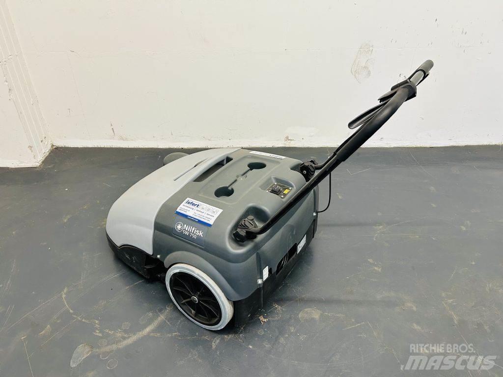 Nilfisk SW750 Σκούπες