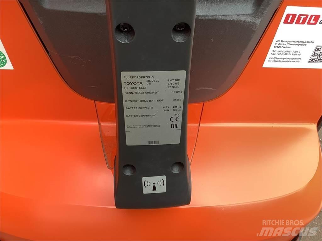 Toyota LWE180 Χειροκίνητο περονοφόρο ανυψωτικό