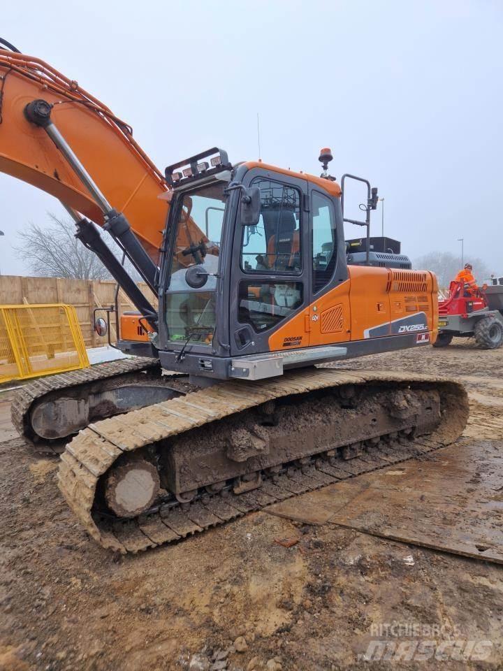 Doosan 255-5 Εκσκαφείς με ερπύστριες