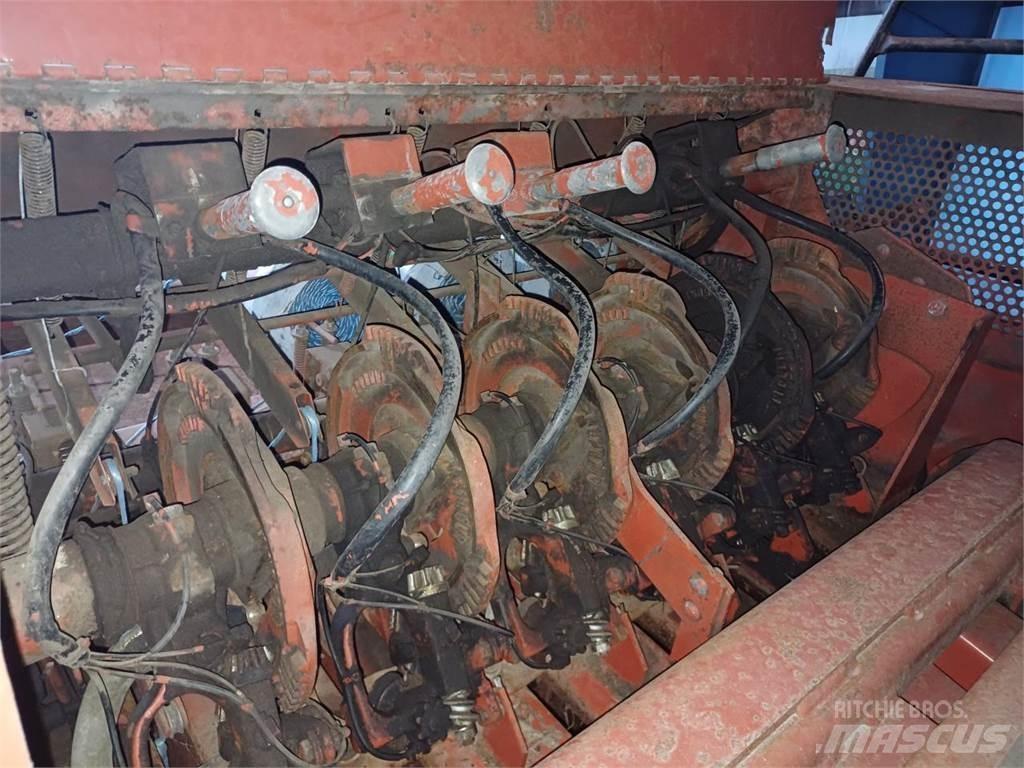 Hesston 4900 Πρέσες τετράγωνων δεμάτων