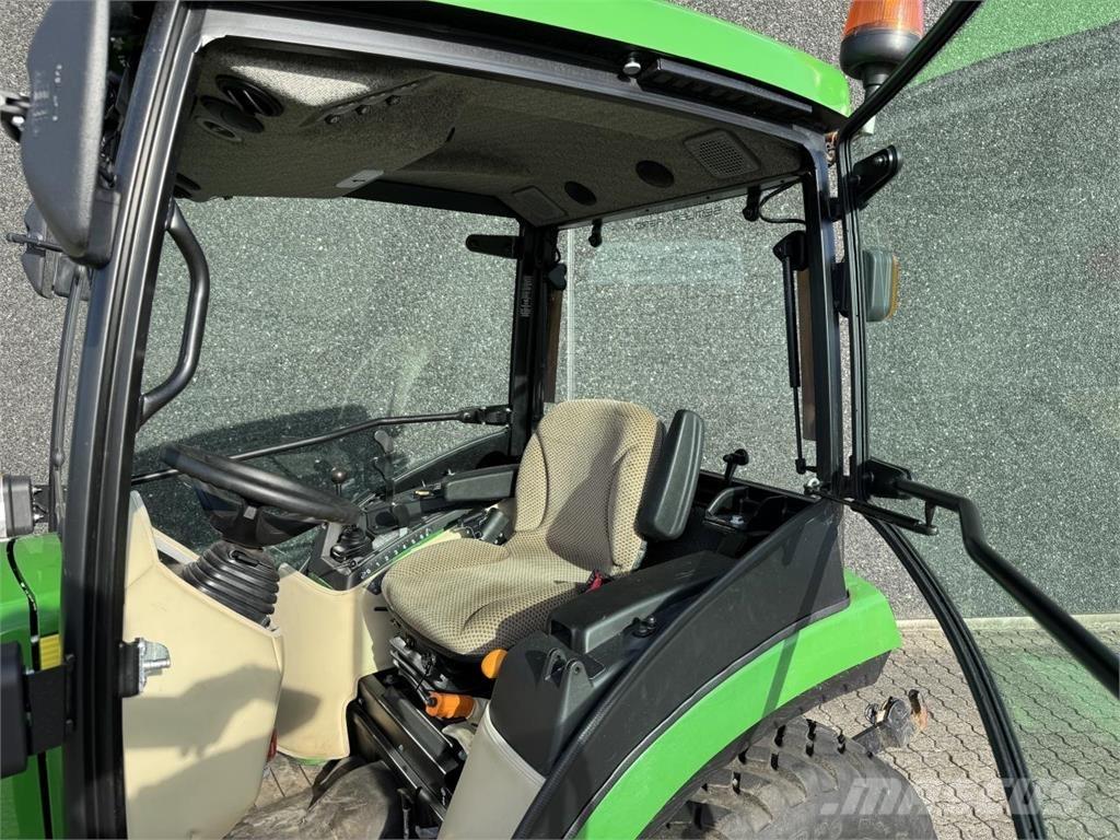 John Deere 2038R Τρακτέρ μικρών διαστάσεων