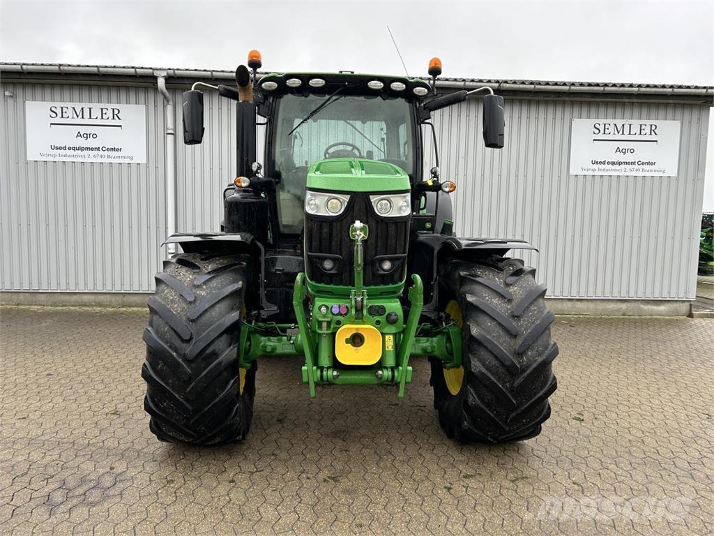 John Deere 6215R Τρακτέρ