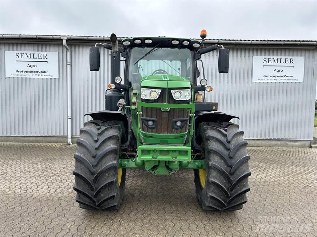 John Deere 6215R Τρακτέρ