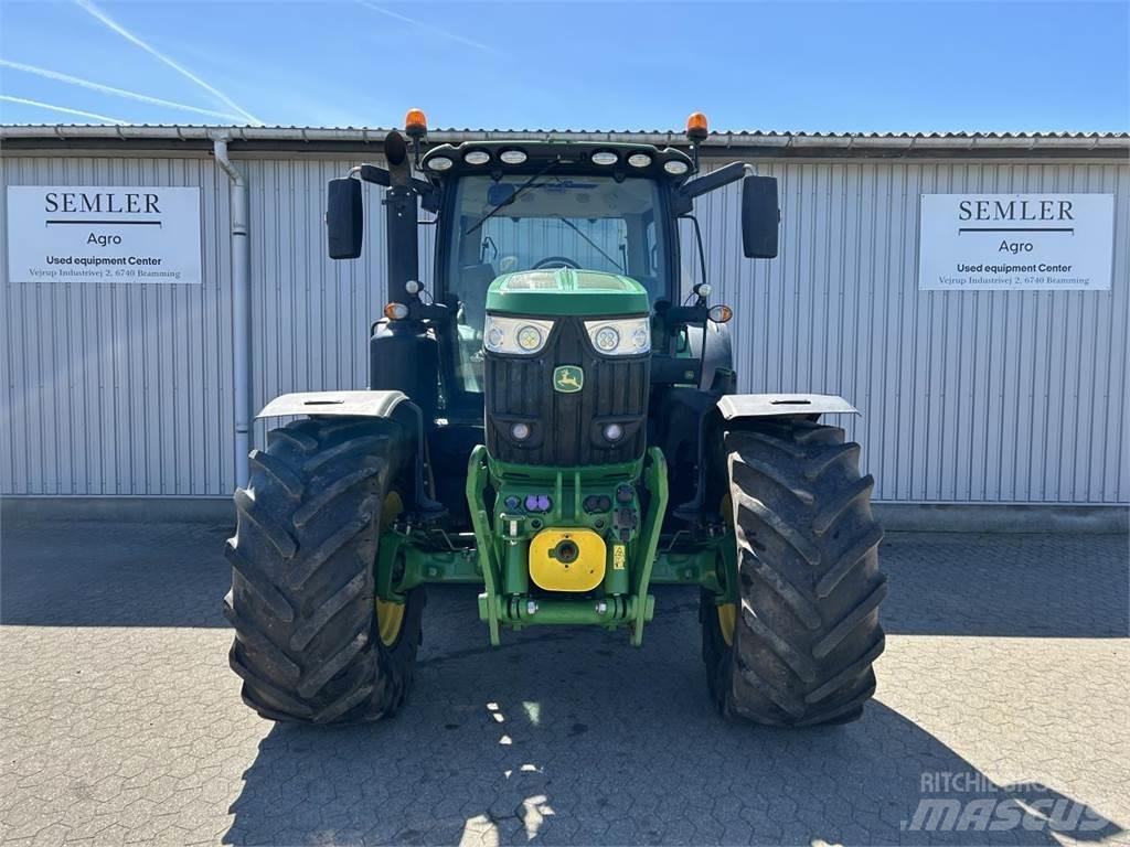 John Deere 6215R Τρακτέρ