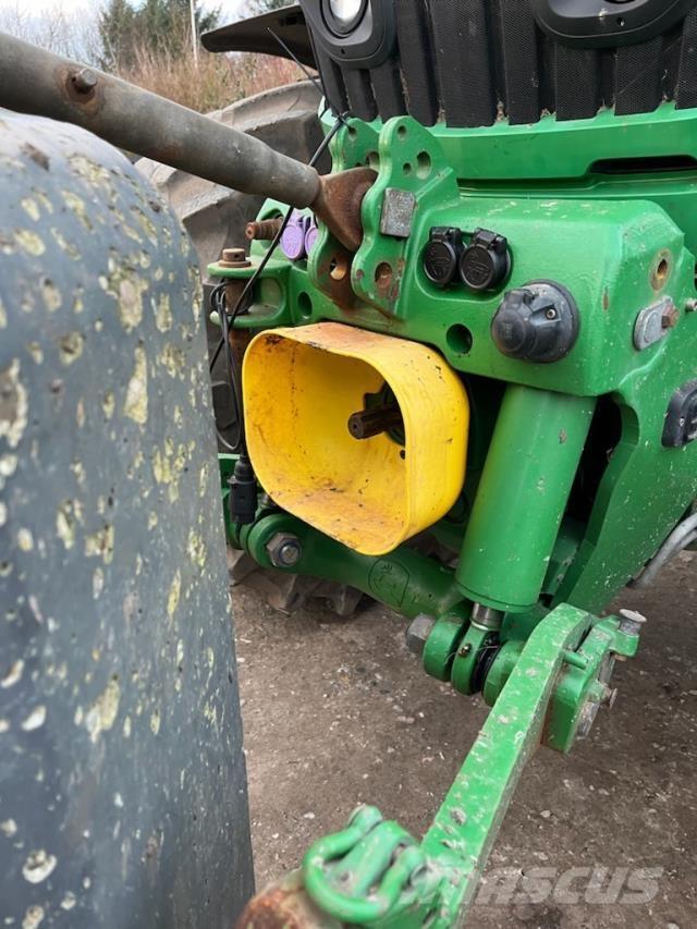 John Deere 6215R Τρακτέρ