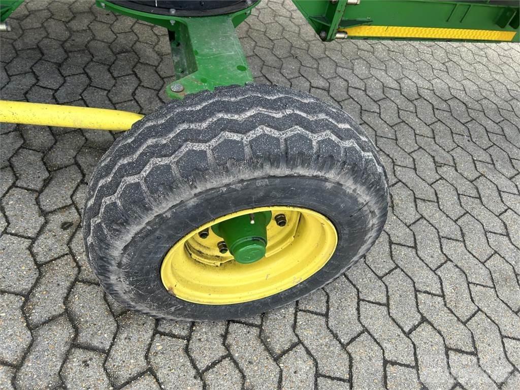 John Deere 640D Κεφαλές θεριζοαλωνιστικών μηχανών