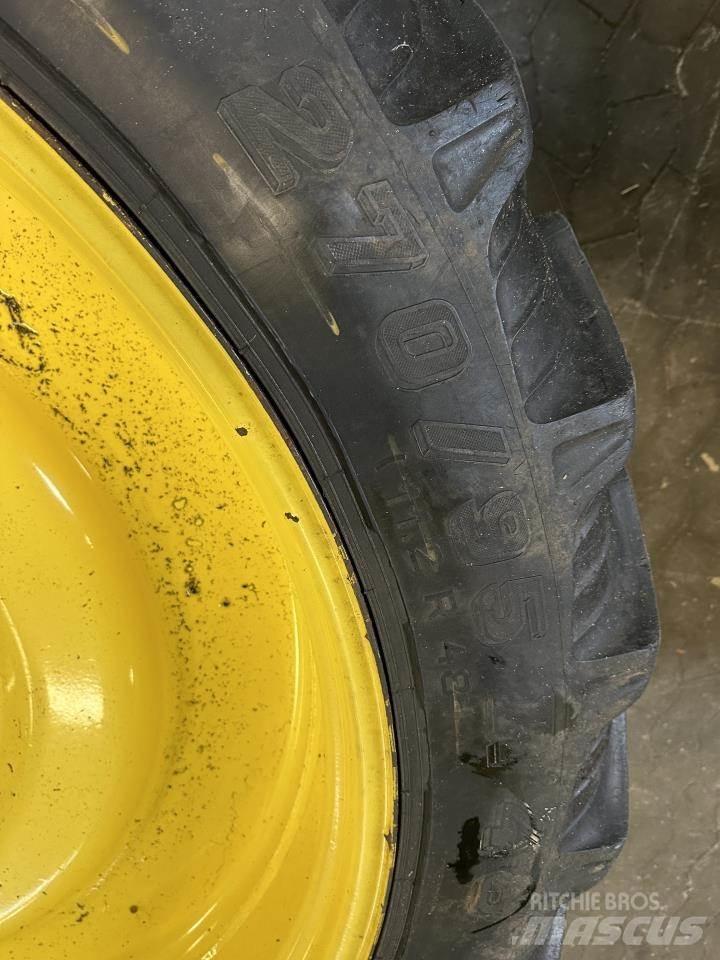 John Deere 740I Ρυμουλκούμενα ψεκαστικά