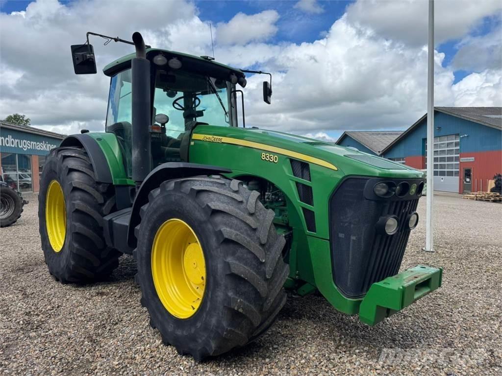 John Deere 8330 Τρακτέρ