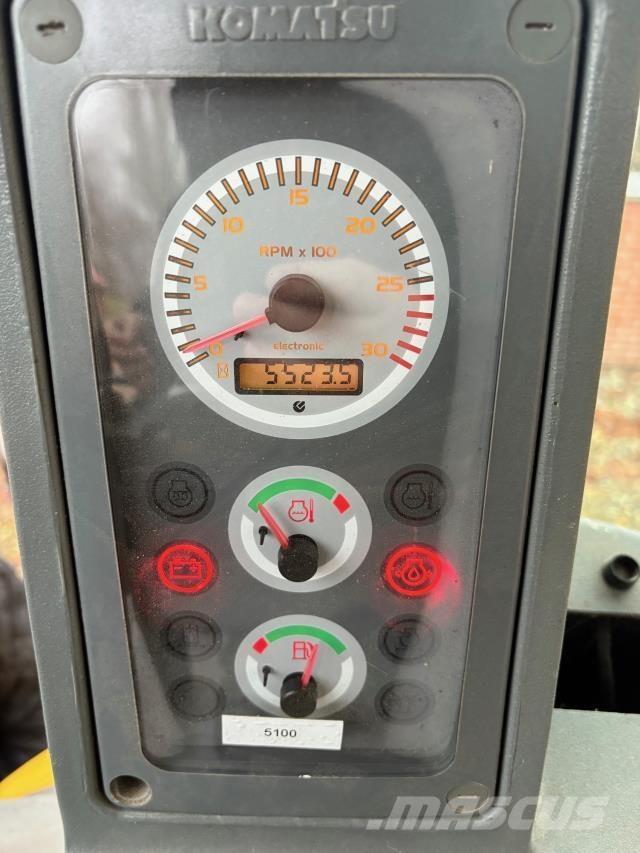 Komatsu WB97 Εκσκαφείς Φορτωτές τύπου JCB