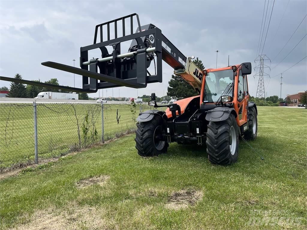 JLG AG823 Τηλεσκοπικοί ανυψωτές