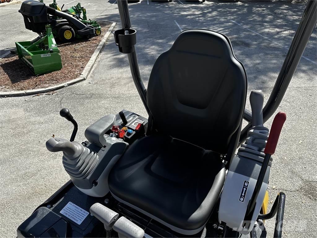 John Deere 17 P Εκσκαφάκι (διαβολάκι) < 7t