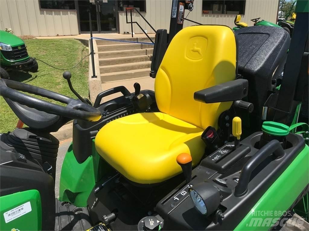 John Deere 2025R Τρακτέρ μικρών διαστάσεων