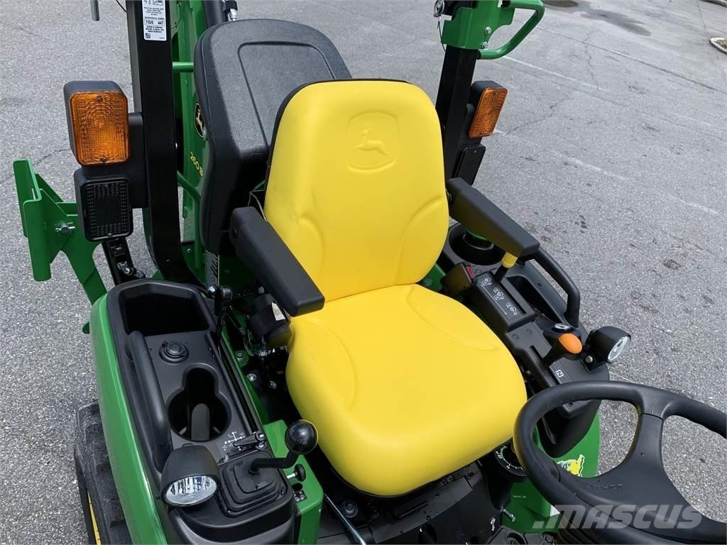 John Deere 2025R Τρακτέρ μικρών διαστάσεων