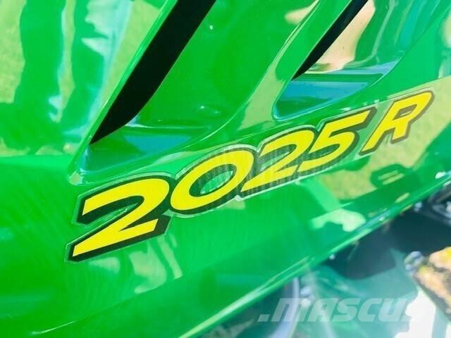 John Deere 2025R Τρακτέρ μικρών διαστάσεων