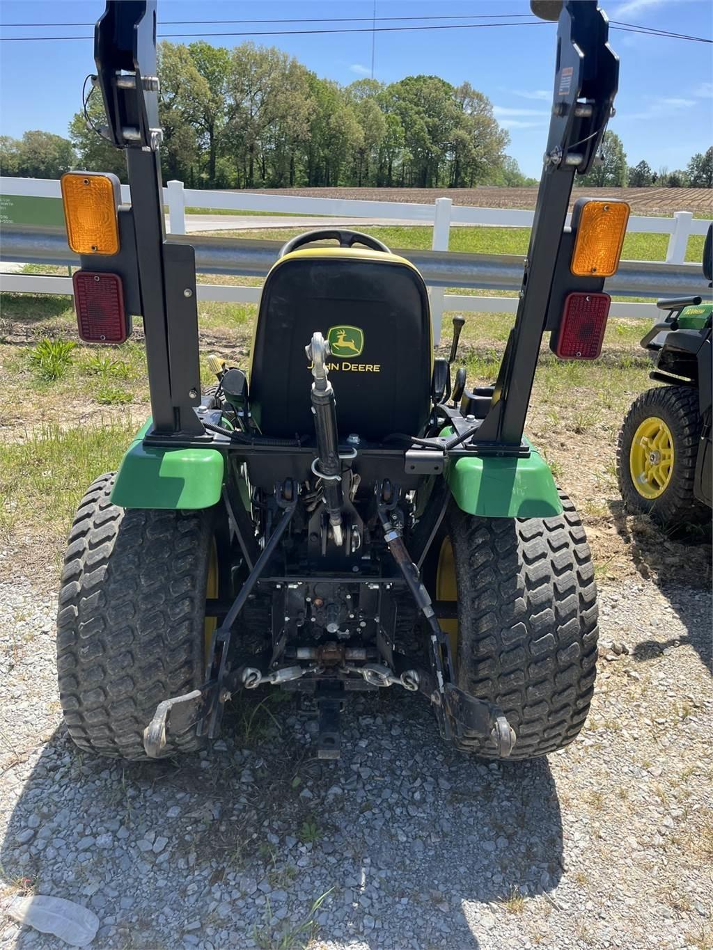 John Deere 2025R Τρακτέρ μικρών διαστάσεων