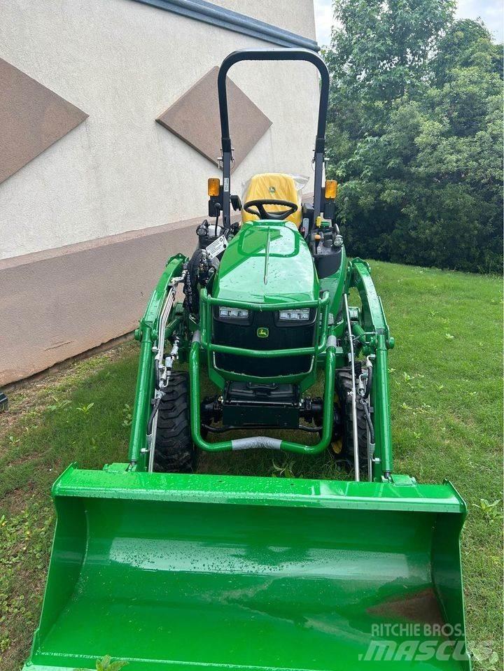 John Deere 2025R Τρακτέρ μικρών διαστάσεων