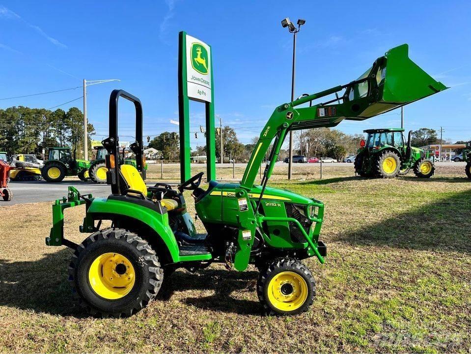 John Deere 2032R Τρακτέρ μικρών διαστάσεων