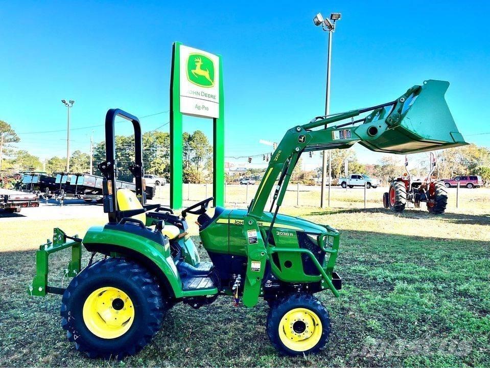 John Deere 2038R Τρακτέρ μικρών διαστάσεων