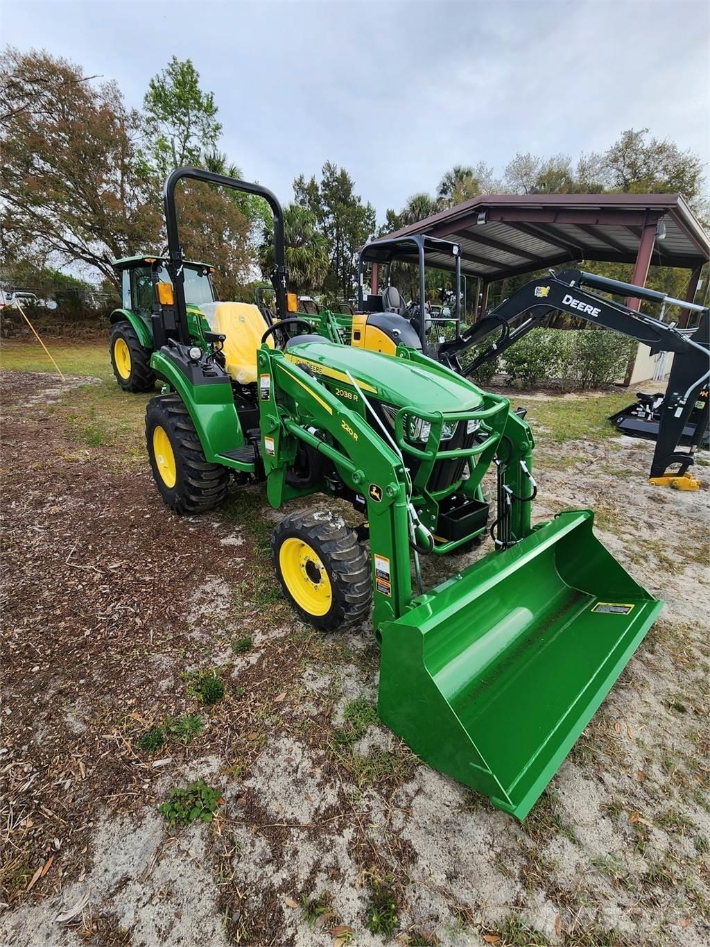 John Deere 2038R Τρακτέρ μικρών διαστάσεων