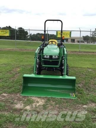 John Deere 3038E Τρακτέρ μικρών διαστάσεων