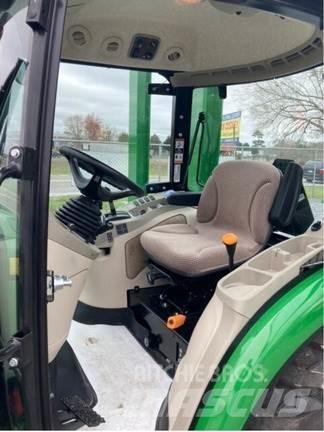 John Deere 3046R Τρακτέρ